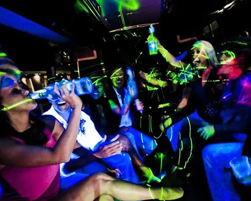 5 Reasons to Consider a Party Bus for Your Winery Tour